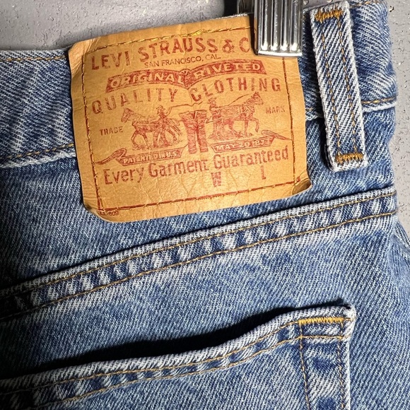 Vintage Levis Shorts Women's 16 Regular Red Tab Denim Mom Jeans Y2K 2000 - Picture 9 of 9